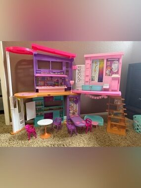 Barbie Pink Purple Teal Multi-Level Playset with Dining Furniture